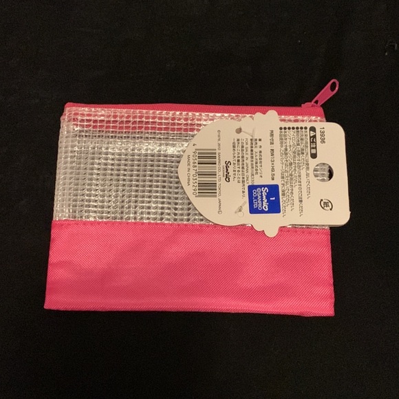 Hello Kitty mini wallet zip case from Japan NWT - Picture 2 of 2